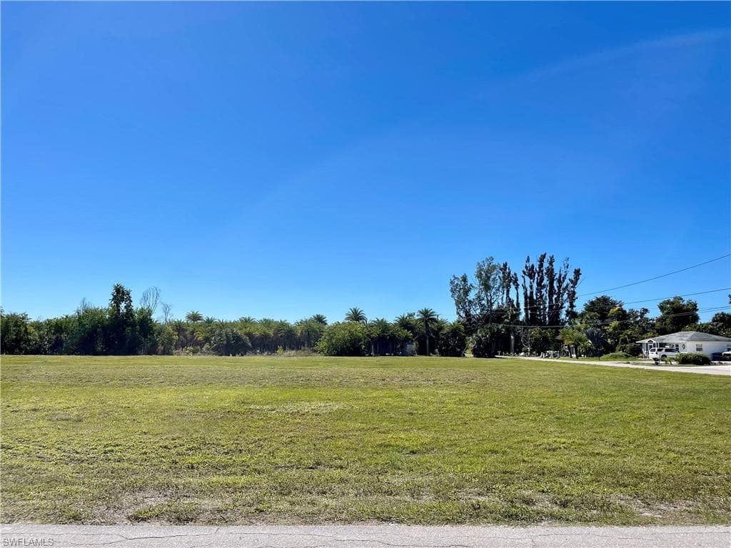 7675 BARRANCAS AVE BOKEELIA, FL 33922