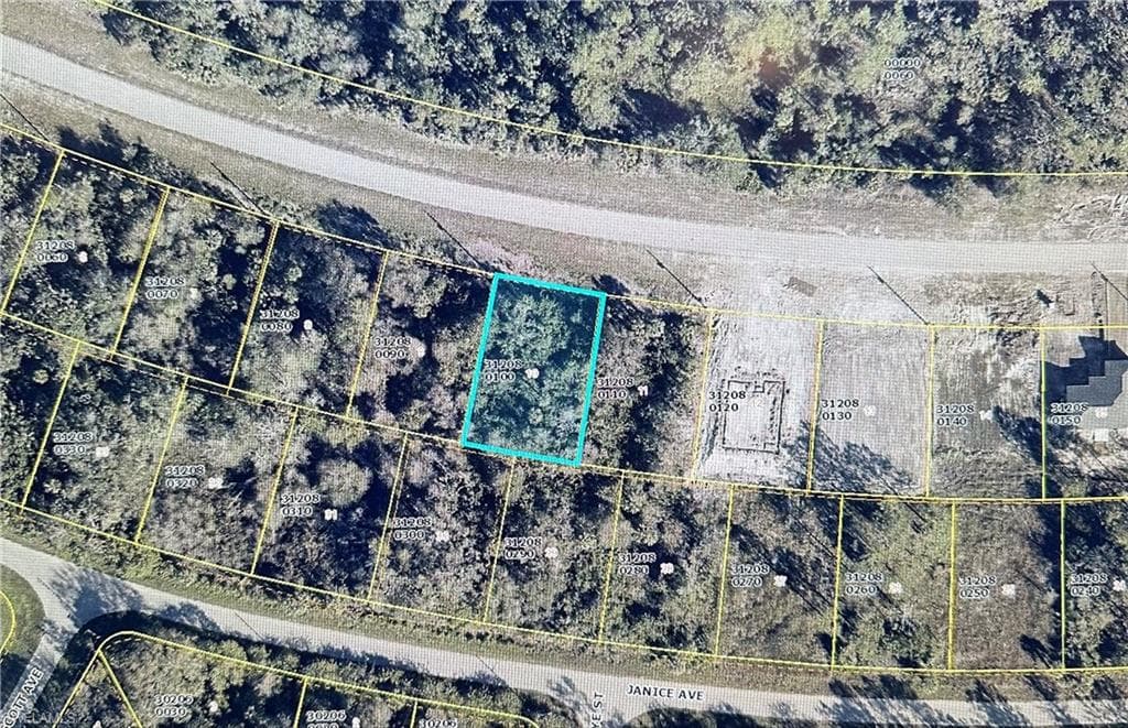 543 Greenbriar BLVD LEHIGH ACRES, FL 33972