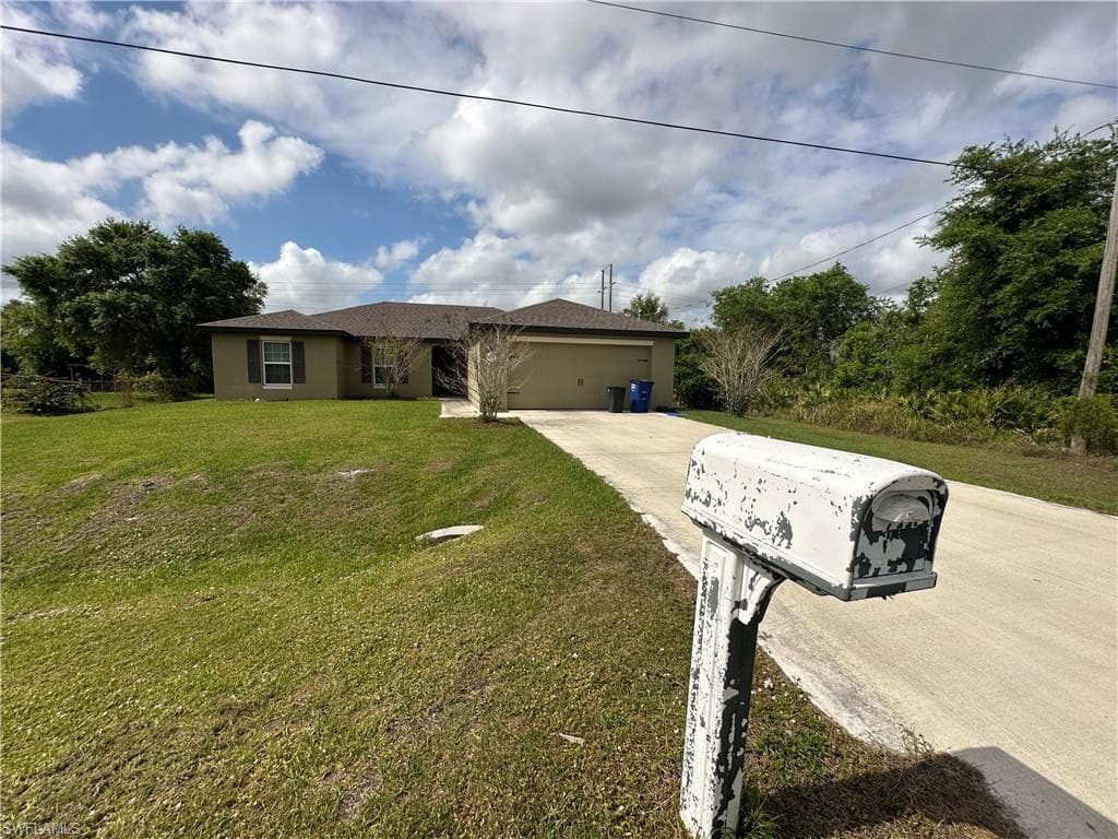 136 Zobora CIR FORT MYERS, FL 33913