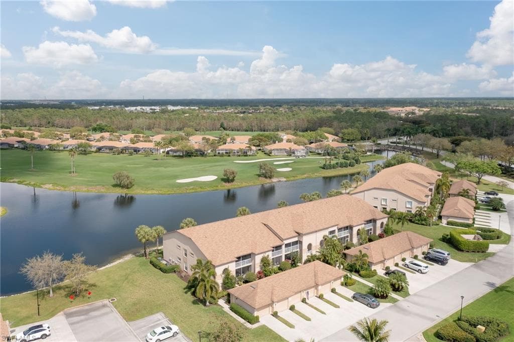 8570 Cedar Hammock CIR 822 NAPLES, FL 34112