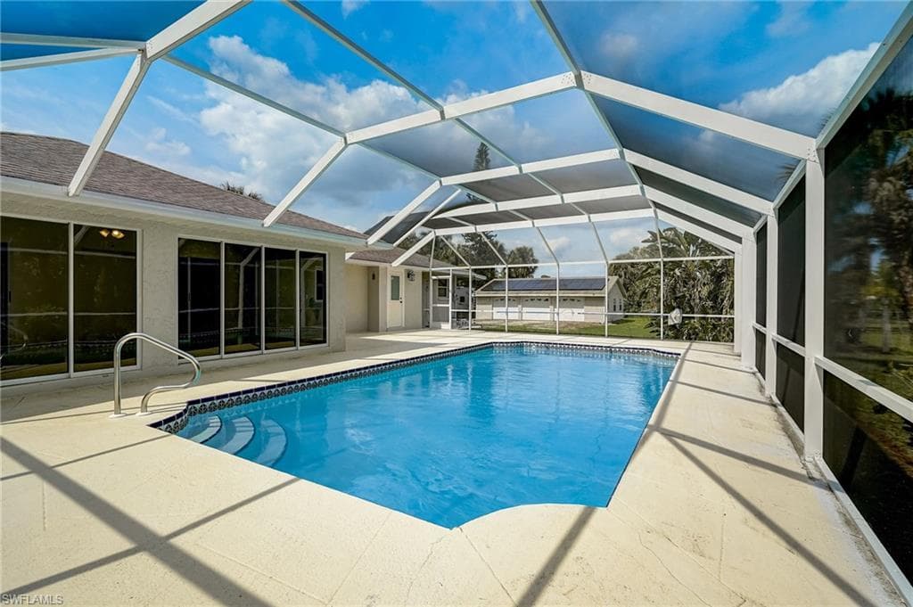 706 Henry AVE LEHIGH ACRES, FL 33972