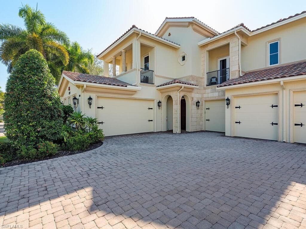 2314 Tradition WAY 201 NAPLES, FL 34105
