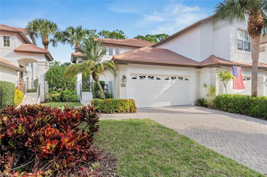2130 Hawksridge DR 1603 NAPLES, FL 34105