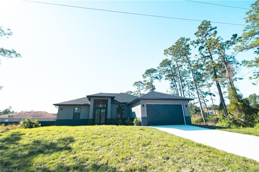 1103 W 9th ST LEHIGH ACRES, FL 33972