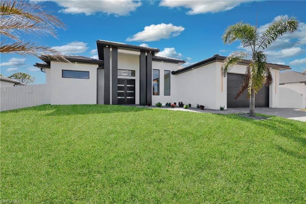 2318 SW 16th TER CAPE CORAL, FL 33991