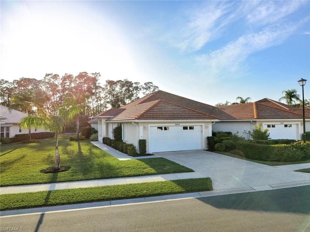 5893 NORTHRIDGE DR NAPLES, FL 34110