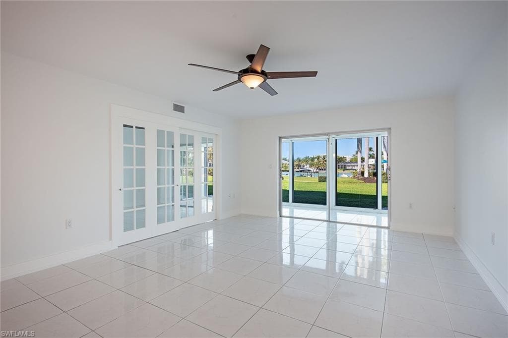 383 Harbour DR 102 NAPLES, FL 34103