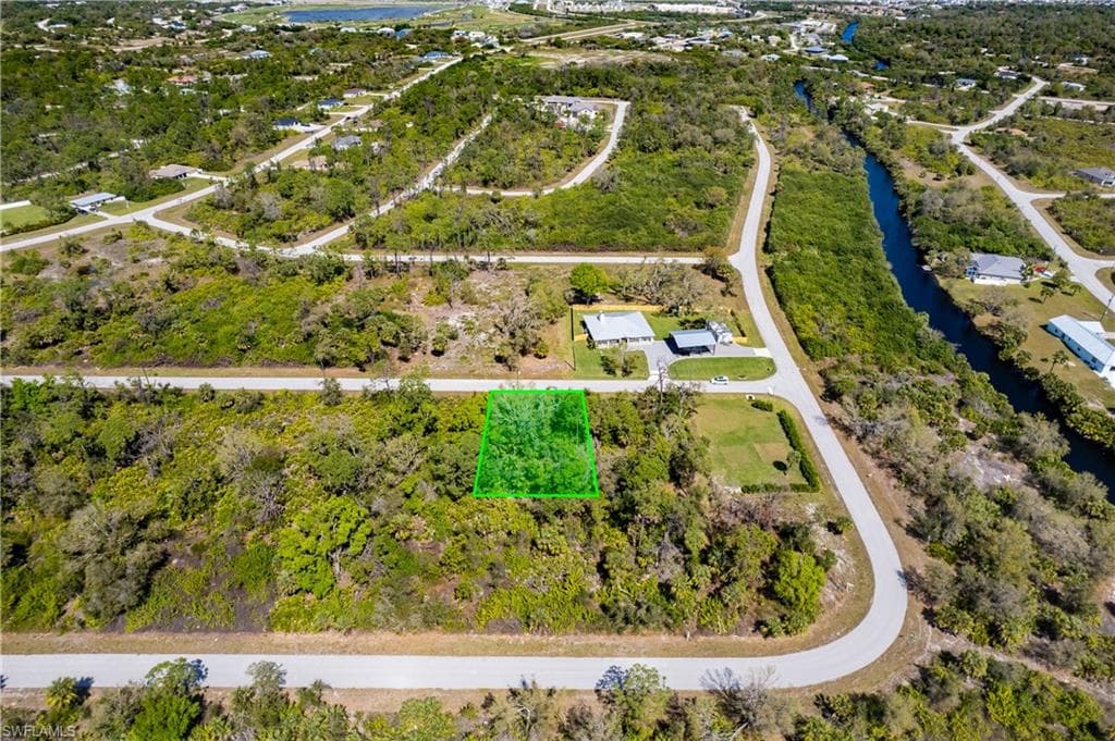 7609 Coach RD PORT CHARLOTTE, FL 33981