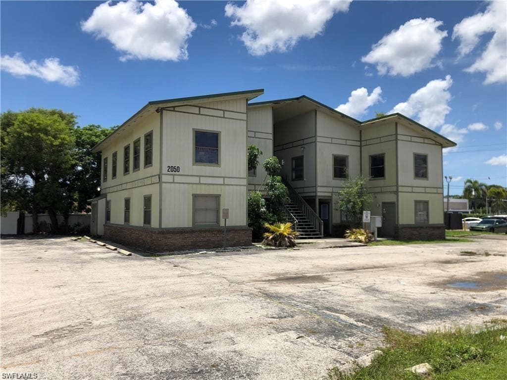 2050-2060 Collier AVE FORT MYERS, FL 33901