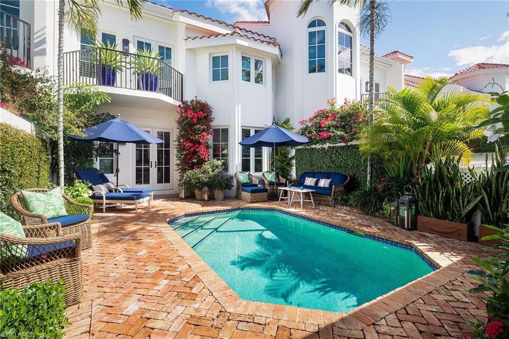 431 2nd AVE S NAPLES, FL 34102