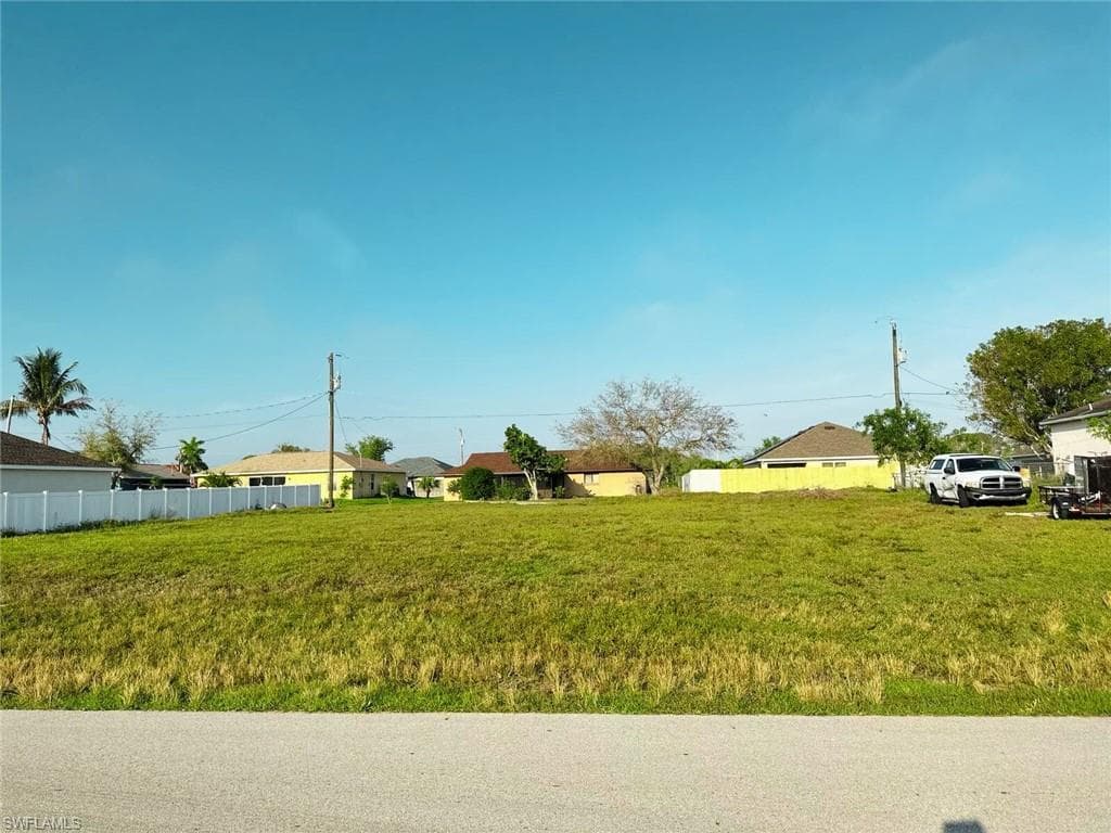 610 NW 2nd PL CAPE CORAL, FL 33993