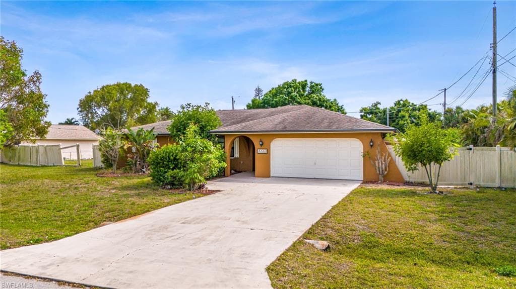9280 Mooring CIR FORT MYERS, FL 33967