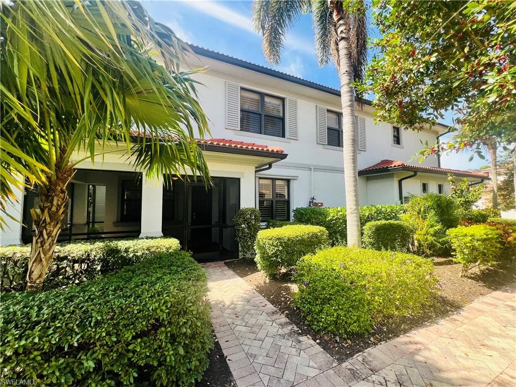 1371 Artesia DR E 403 NAPLES, FL 34113