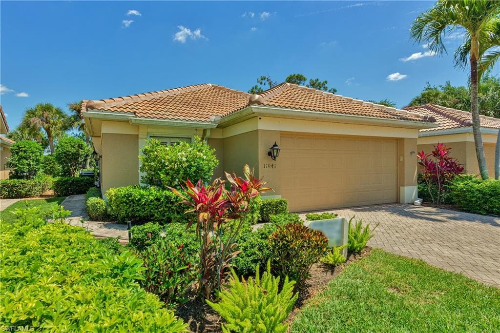 11041 IRON HORSE WAY FORT MYERS, FL 33913