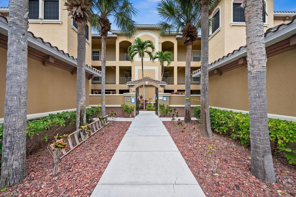 3800 Agualinda BLVD 202 CAPE CORAL, FL 33914