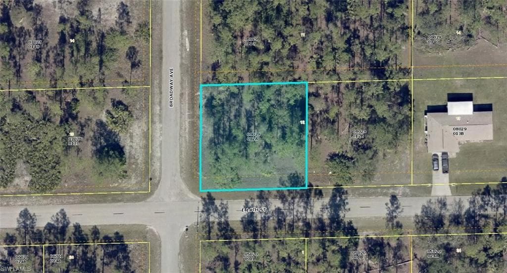 1601 14th ST LEHIGH ACRES, FL 33972