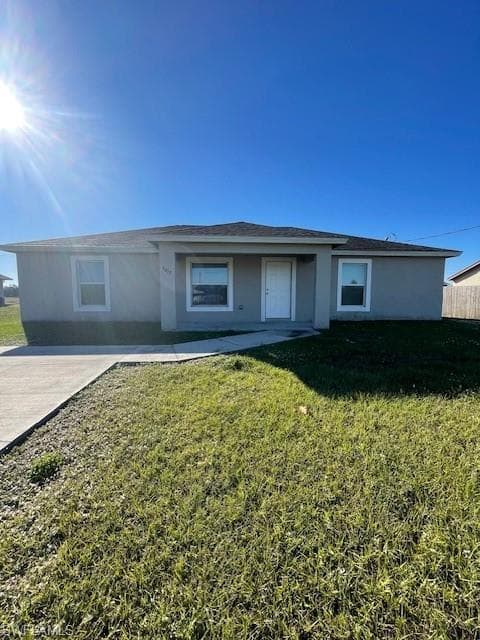 5012 Dolphin CT LABELLE, FL 33935