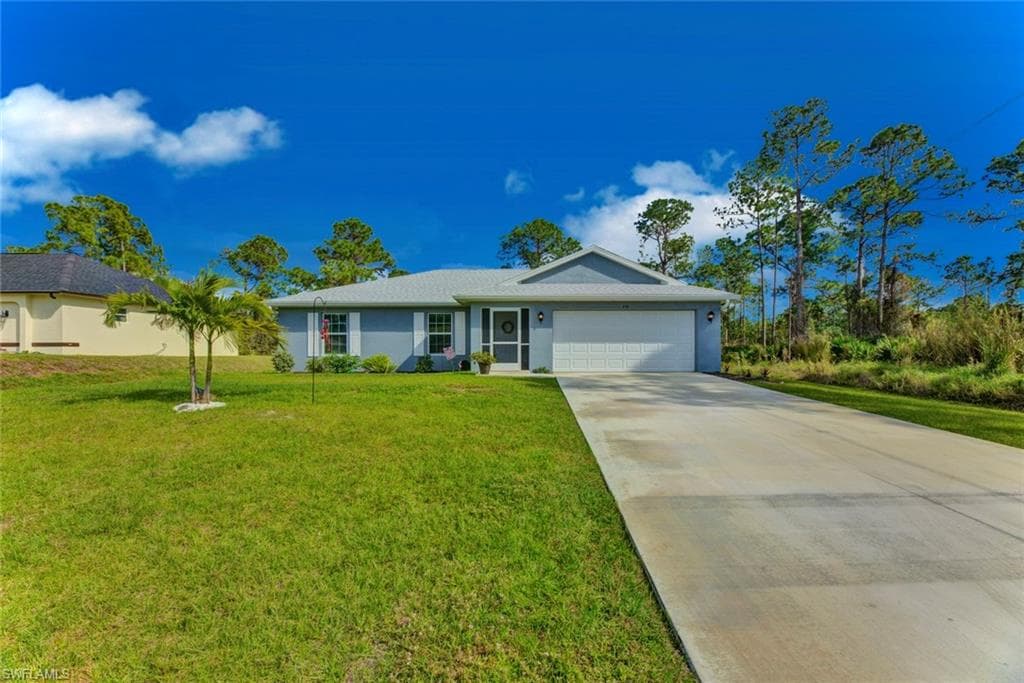 733 Holmes AVE LEHIGH ACRES, FL 33974