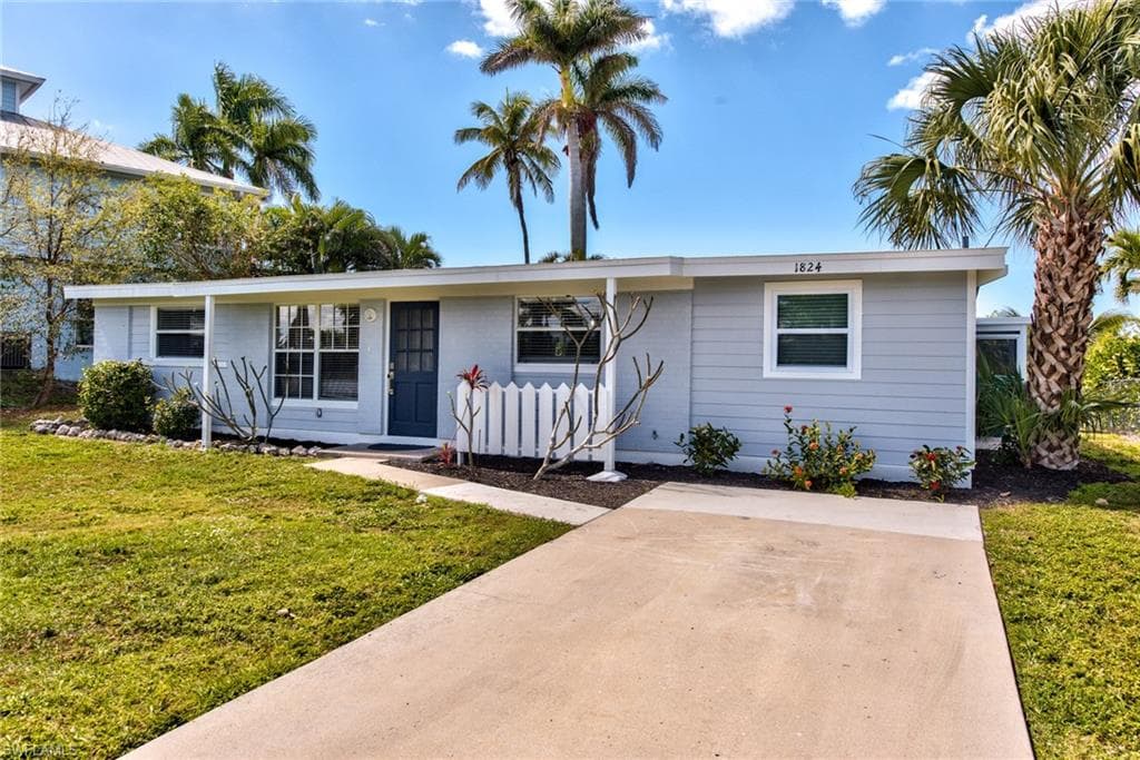 1824 Harbor LN NAPLES, FL 34104
