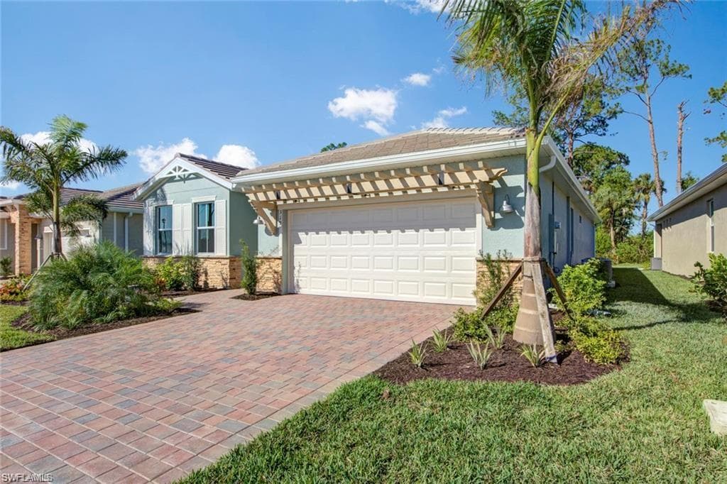 319 Tamarindo LN NAPLES, FL 34114