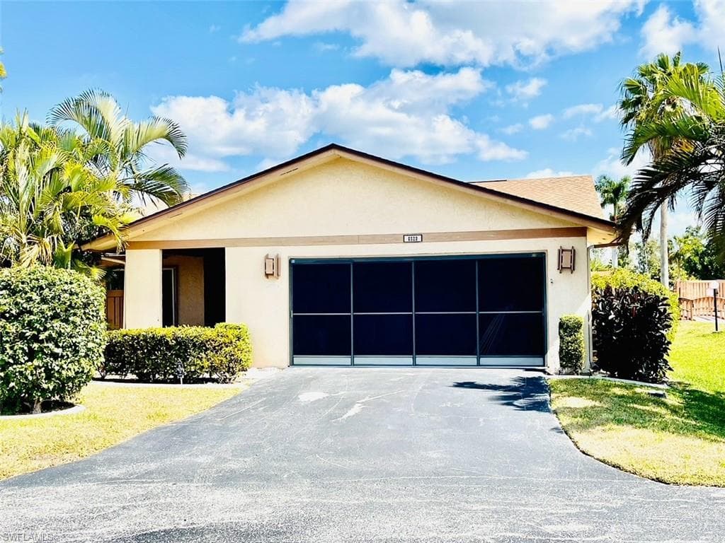 6523 Royal Woods DR FORT MYERS, FL 33908
