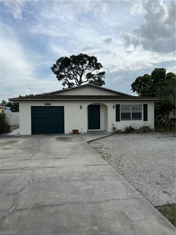632 98th AVE N NAPLES, FL 34108
