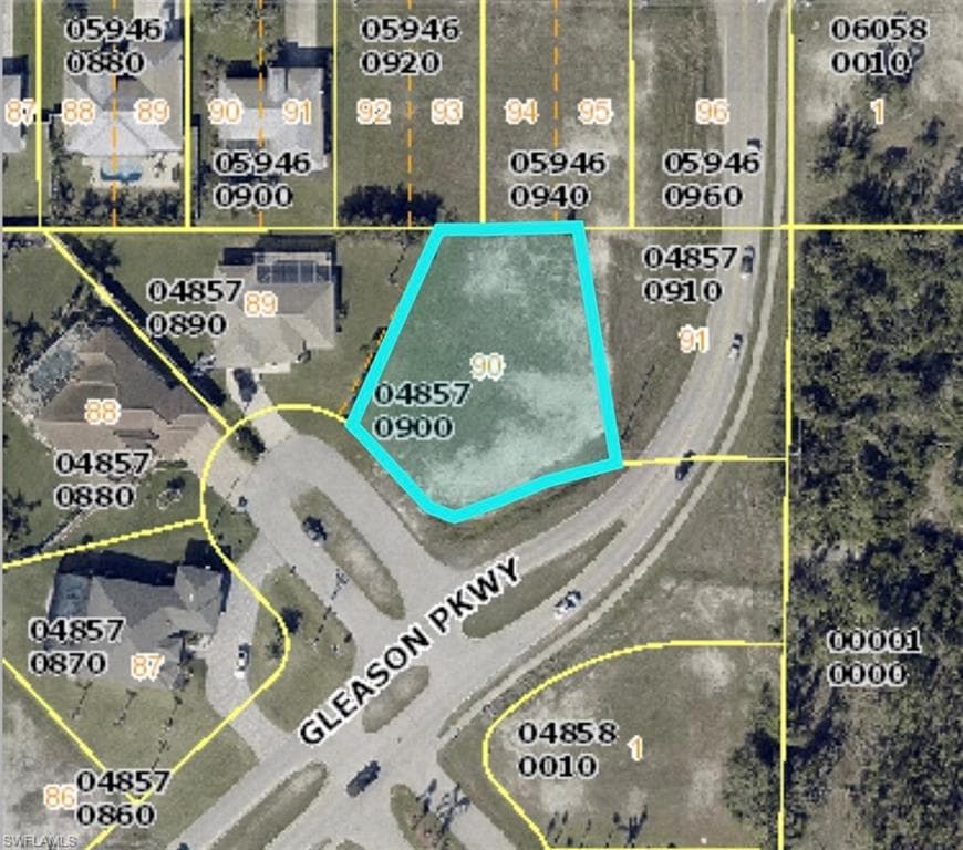 2507 Gleason PKWY CAPE CORAL, FL 33914