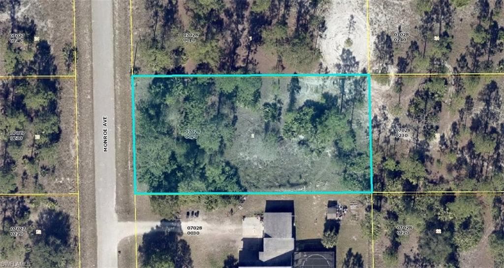 620 Monroe AVE LEHIGH ACRES, FL 33972