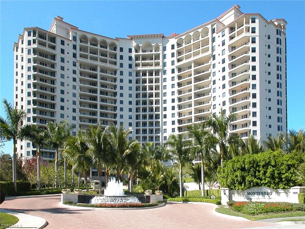 7575 Pelican Bay BLVD 1504 NAPLES, FL 34108
