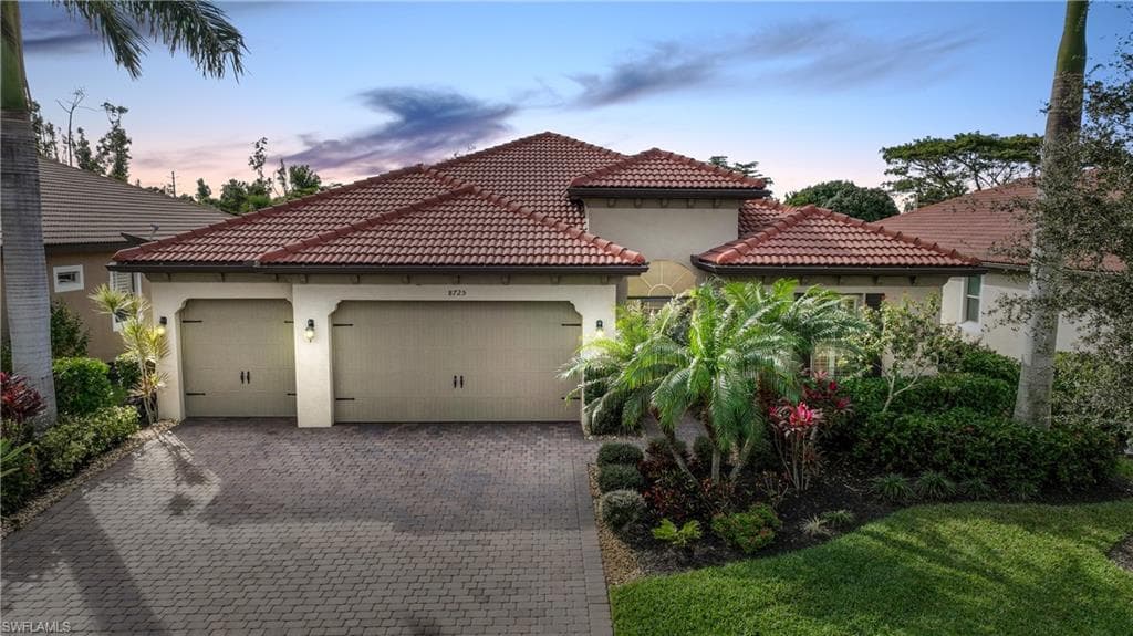 8725 Westwood Oaks PL FORT MYERS, FL 33908