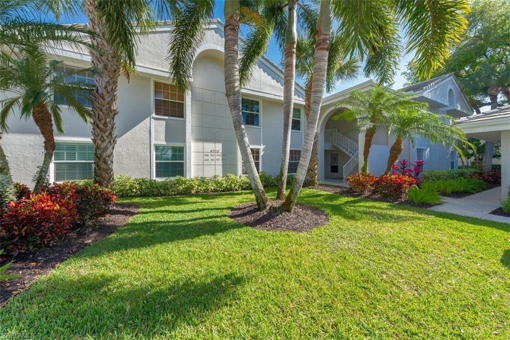 6270 Bellerive AVE 301 NAPLES, FL 34119