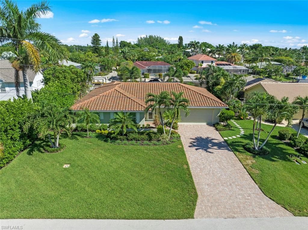 994 Whelk DR SANIBEL, FL 33957