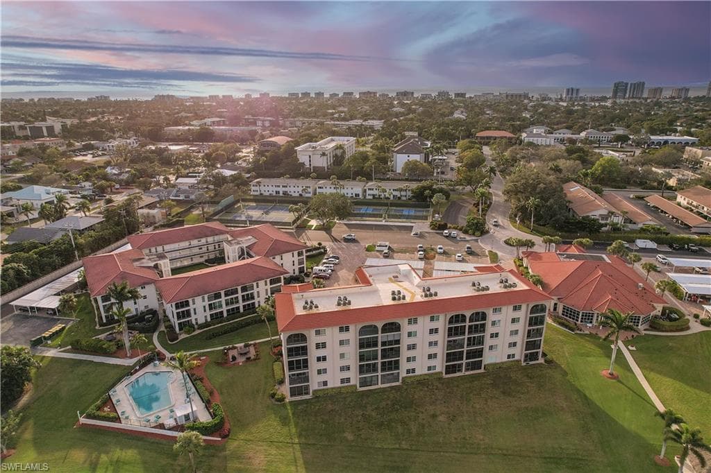57 High Point CIR W 505 NAPLES, FL 34103