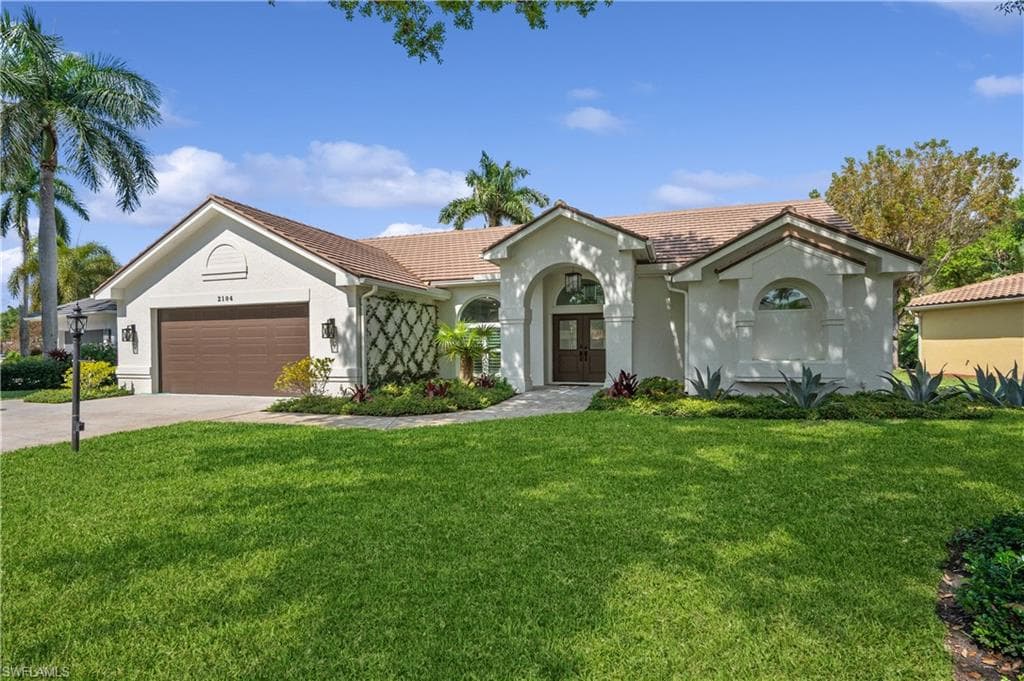 2104 Mission DR NAPLES, FL 34109
