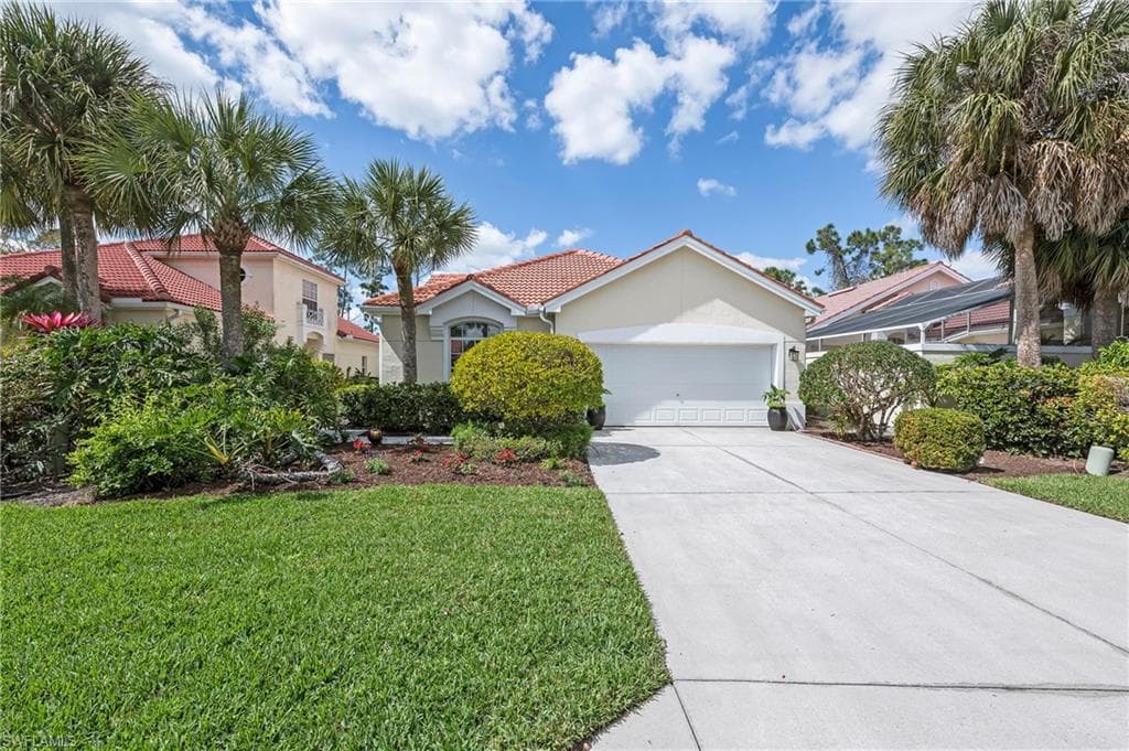 331 Pindo Palm DR NAPLES, FL 34104