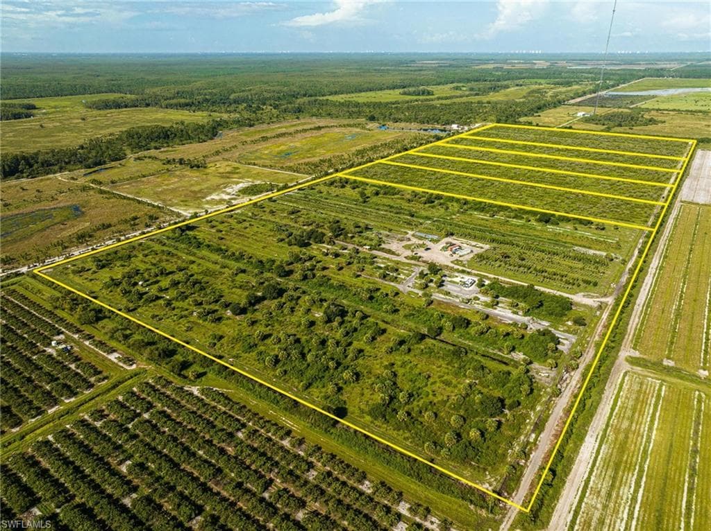21995 Carter RD ESTERO, FL 33928