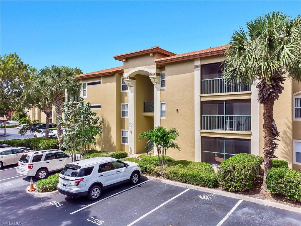 8940 Colonnades CT E 721 BONITA SPRINGS, FL 34135