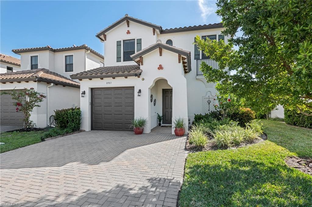 8983 Madrid CIR NAPLES, FL 34104