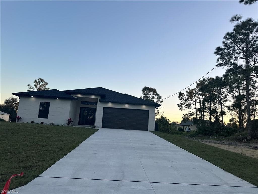 2801 49th ST W LEHIGH ACRES, FL 33971