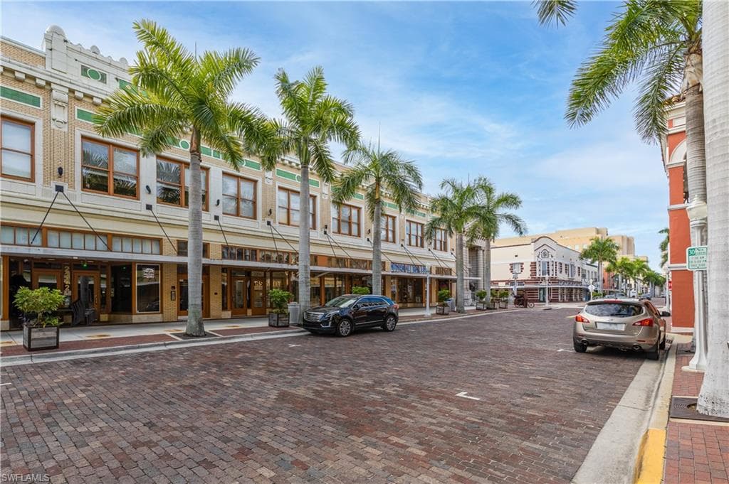2260 1st ST 204 FORT MYERS, FL 33901