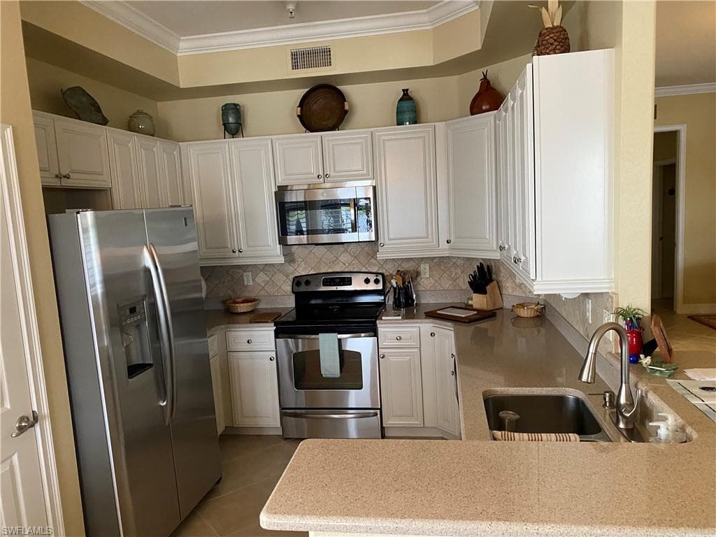 10510 Smokehouse Bay DR 102 NAPLES, FL 34120