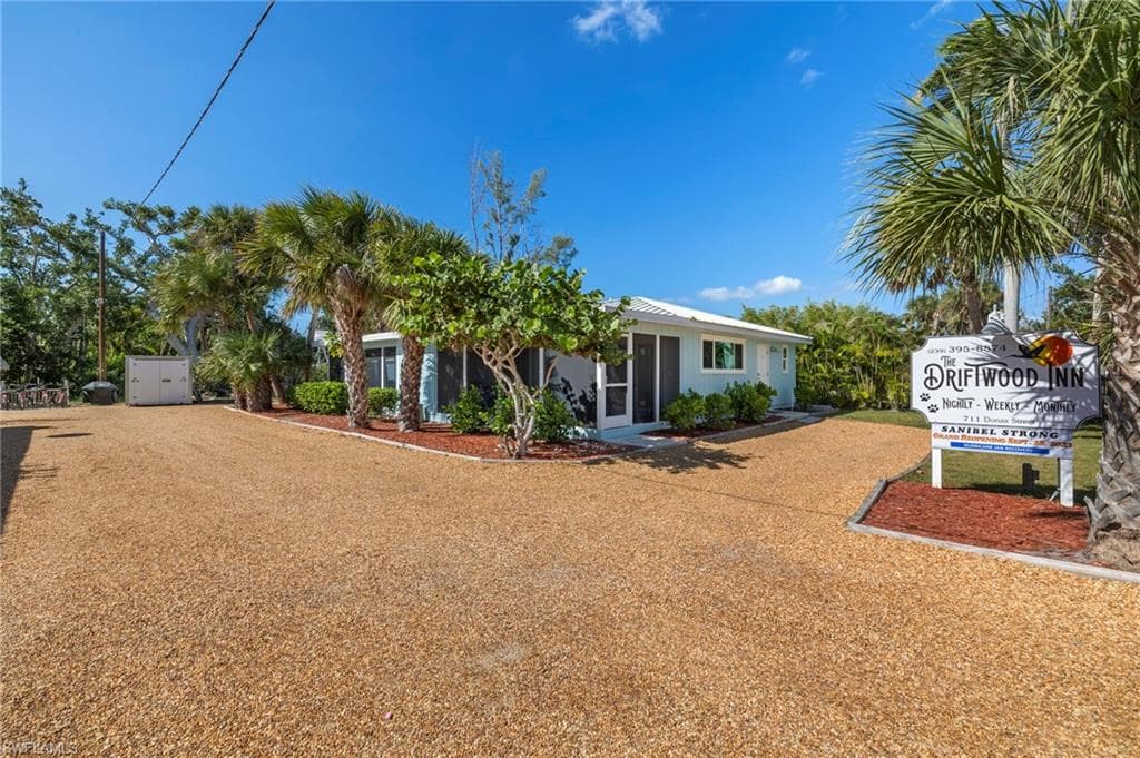 711 Donax ST SANIBEL, FL 33957