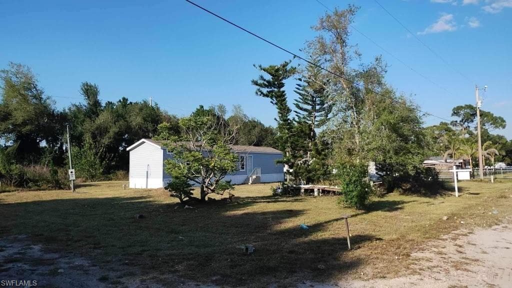 8520 Hart DR NORTH FORT MYERS, FL 33917