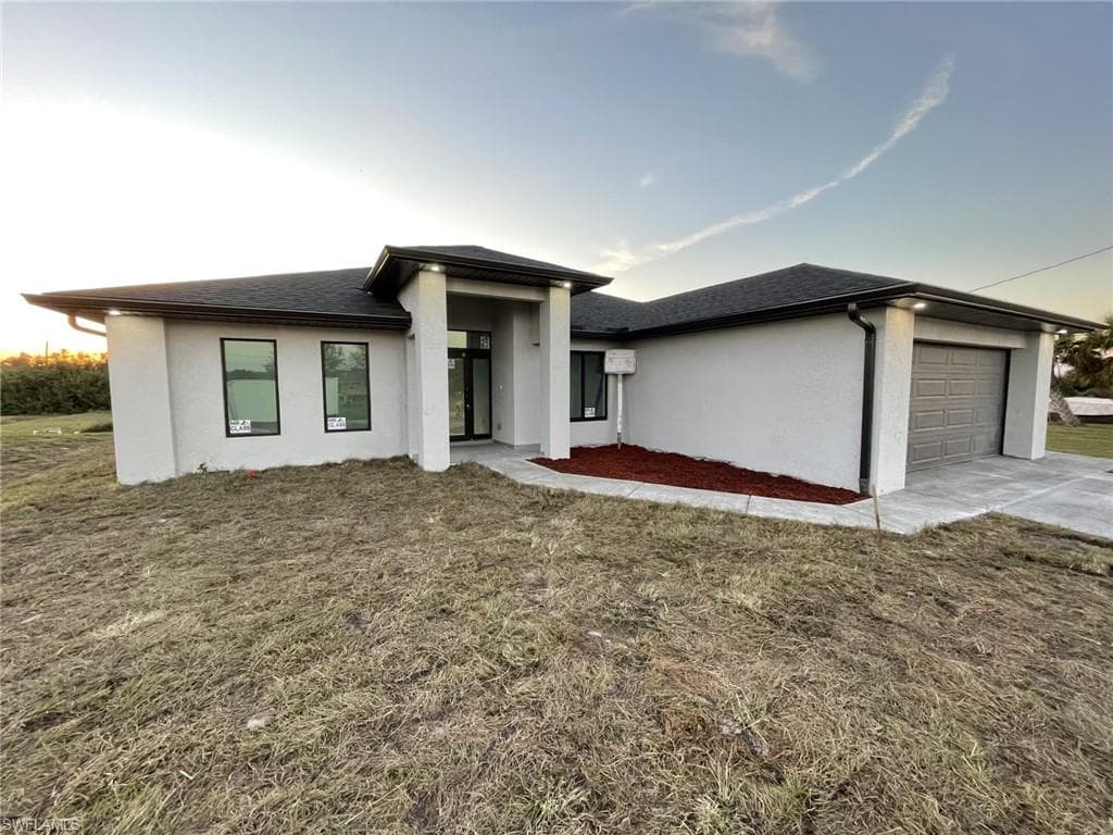 329 Pinehurst AVE LEHIGH ACRES, FL 33974