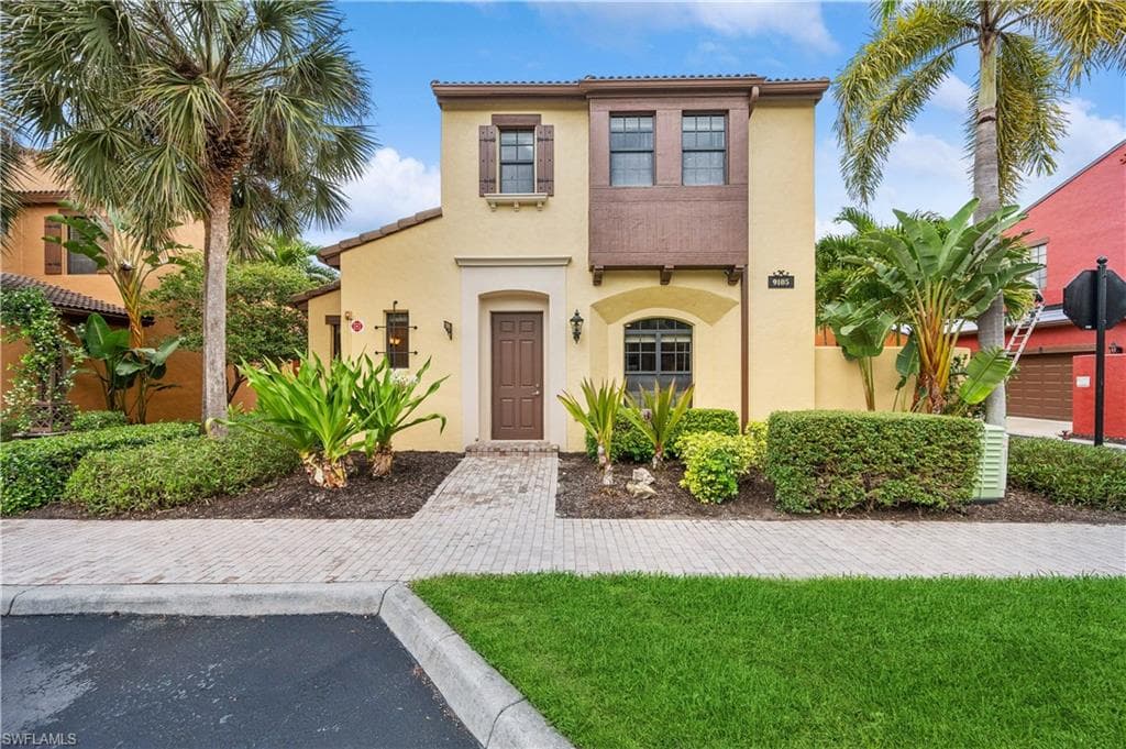 9105 Yuba LN 7901 NAPLES, FL 34113