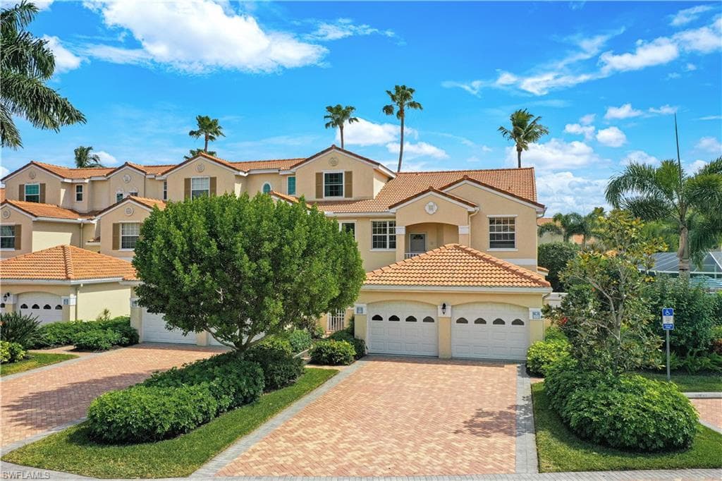 8415 Excalibur CIR B10 NAPLES, FL 34108