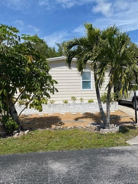 9 Grosbeak LN 9 NAPLES, FL 34114