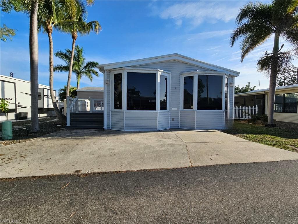 5532 Black Pug DR FORT MYERS, FL 33908