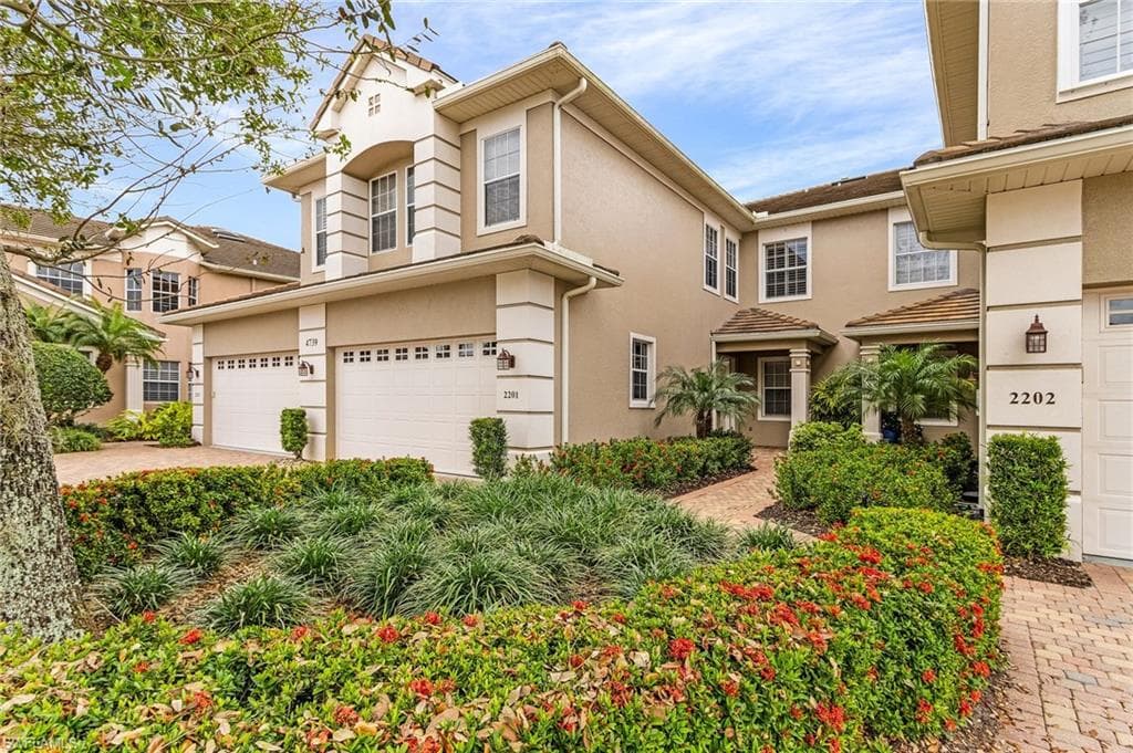 4739 Stratford CT 2201 NAPLES, FL 34105