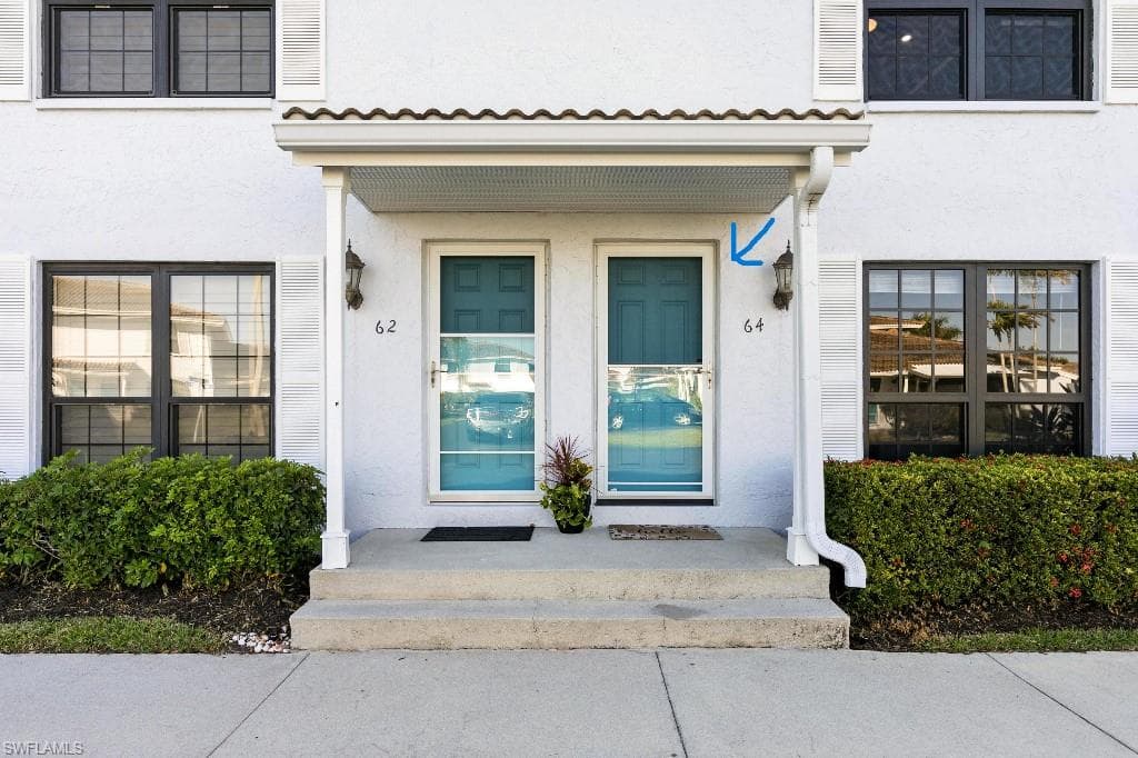 64 Marco Villas DR R-3 MARCO ISLAND, FL 34145